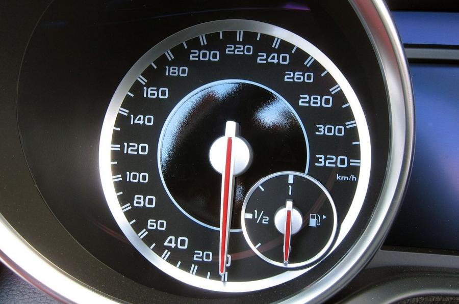  Mercedes-Benz SLK55 AMG 2012 года  (фото 16 из 73)